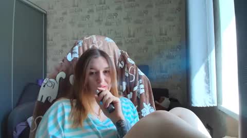Snapshot of liliawoolf chatting on May 2026 08:33:01 AM liliawoolf online show from May 2026 08:33:01 AM