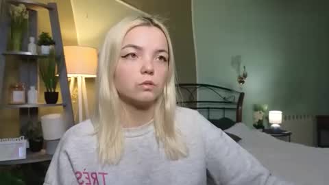 Snapshot of lilieanori chatting on February 2025 06:54:01 AM Lilie online show from February 2025 06:54:01 AM