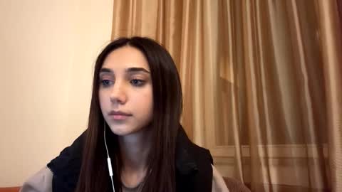 Snapshot of lilihalvorsen chatting on September 2025 10:25:01 PM Lina online show from September 2025 10:25:01 PM