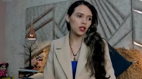 LilyJensen online show from November 2025 07:52:02 PM