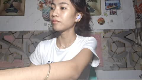 Snapshot of lililaban chatting on May 2026 04:16:01 PM Evelyn online show from May 2026 04:16:01 PM