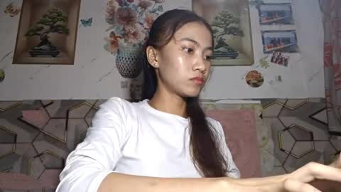 Snapshot of lililaban chatting on May 2026 04:03:02 PM Evelyn online show from May 2026 04:03:02 PM