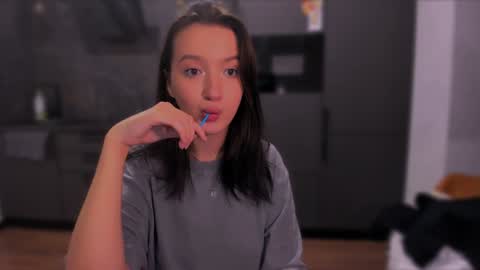 Snapshot of lililaluna chatting on December 2024 06:31:02 PM             ...  online show from December 2024 06:31:02 PM