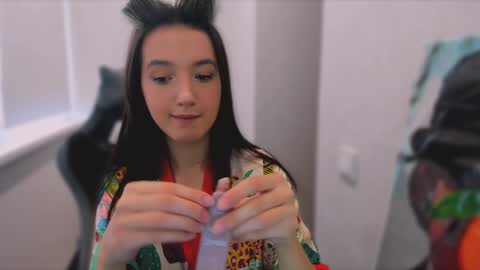 Snapshot of lililaluna chatting on January 2025 09:56:01 AM             ...  online show from January 2025 09:56:01 AM