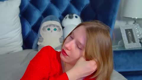 LiliLinn online show from March 2026 04:51:01 AM