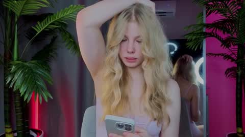 lililok101 online show from February 2026 06:01:02 AM