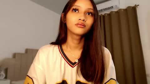 Chloe online show from October 2025 05:19:02 AM