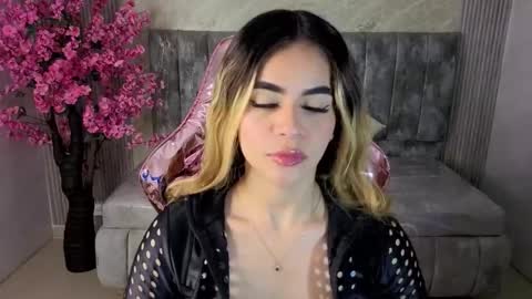 Lilith  online show from October 2025 03:20:02 AM