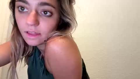 Snapshot of lilith_luv444 chatting on May 2026 06:08:01 AM lilith_luv444 online show from May 2026 06:08:01 AM
