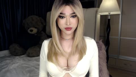 QUEEN LILITH BORBON online show from December 2024 04:09:02 AM