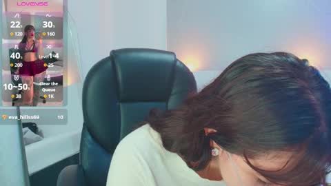 Lilith  online show from October 2025 12:58:01 PM