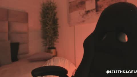 lilith_sage_ online show from March 2026 08:31:01 PM