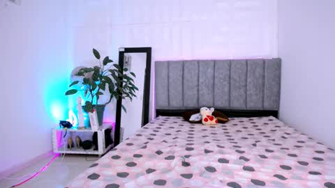 Lilith online show from September 2025 03:03:02 PM