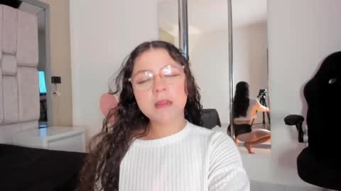 Snapshot of lilithbloom7 chatting on May 2026 04:07:02 AM Welcome to Lilith room online show from May 2026 04:07:02 AM
