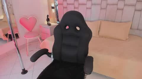 Snapshot of lilithbloom7 chatting on June 2026 04:54:02 AM Welcome to Lilith room online show from June 2026 04:54:02 AM