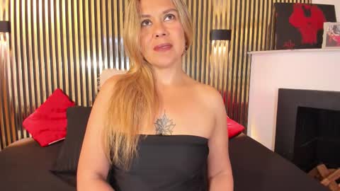   online show from October 2025 03:10:02 PM