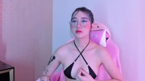 Snapshot of lilithcary chatting on January 2025 11:28:01 PM Lilith online show from January 2025 11:28:01 PM