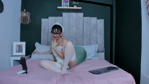 Lili  online show from December 2025 07:10:01 PM