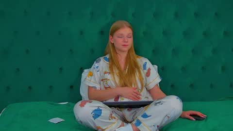 Snapshot of lilitrosen chatting on September 2025 06:08:02 PM lilitrosen online show from September 2025 06:08:02 PM