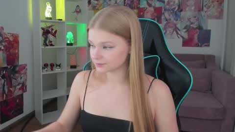 Snapshot of lilitrosen chatting on October 2025 06:27:02 PM lilitrosen online show from October 2025 06:27:02 PM