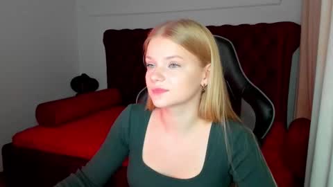 Snapshot of lilitrosen chatting on October 2025 05:43:01 PM lilitrosen online show from October 2025 05:43:01 PM