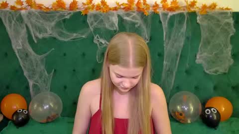 Snapshot of lilitrosen chatting on October 2025 06:45:02 PM lilitrosen online show from October 2025 06:45:02 PM