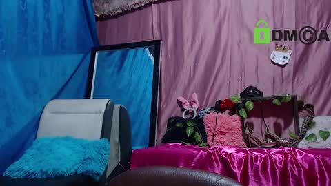 Snapshot of lilits_boobs chatting on December 2024 03:30:01 AM liliana online show from December 2024 03:30:01 AM