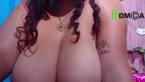 Snapshot of lilits_boobs chatting on January 2025 07:44:02 AM liliana online show from January 2025 07:44:02 AM