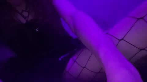 Snapshot of lilkitten1994 chatting on November 2025 01:19:01 AM CurlyCutie online show from November 2025 01:19:01 AM