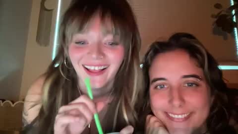 Snapshot of lill_daddysgirl chatting on September 2025 11:29:02 PM lilldaddysgirl online show from September 2025 11:29:02 PM