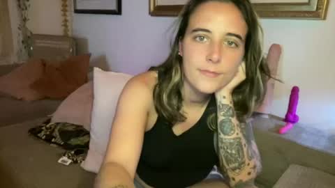 Snapshot of lill_daddysgirl chatting on July 2026 04:19:01 AM lilldaddysgirl online show from July 2026 04:19:01 AM