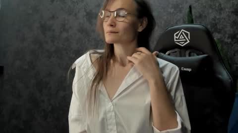 Snapshot of lillian_white1 chatting on October 2025 12:20:01 AM lillian_white1 online show from October 2025 12:20:01 AM