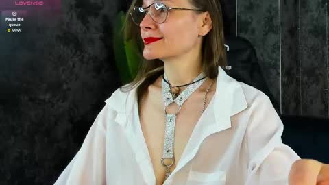 Snapshot of lillian_white1 chatting on May 2026 01:00:01 AM lillian_white1 online show from May 2026 01:00:01 AM
