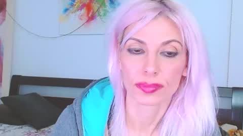 Lara online show from February 2025 05:08:01 AM