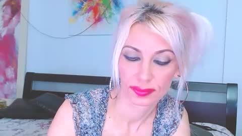 Lara online show from March 2025 03:05:02 AM