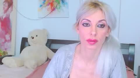 Snapshot of lillianasara chatting on March 2026 07:04:02 PM Lara online show from March 2026 07:04:02 PM