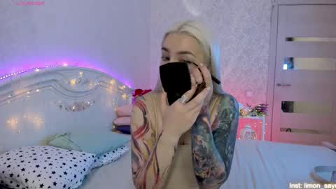 LilliMoore online show from September 2025 11:50:01 PM