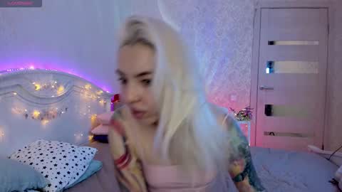 LilliMoore online show from September 2025 11:20:01 PM