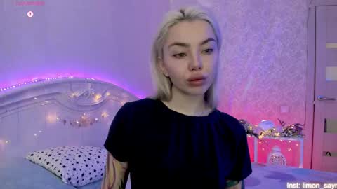 LilliMoore online show from November 2025 11:48:01 PM