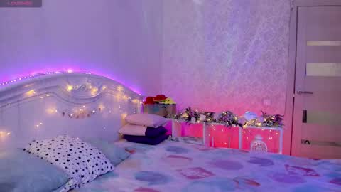 LilliMoore online show from November 2025 11:37:01 PM