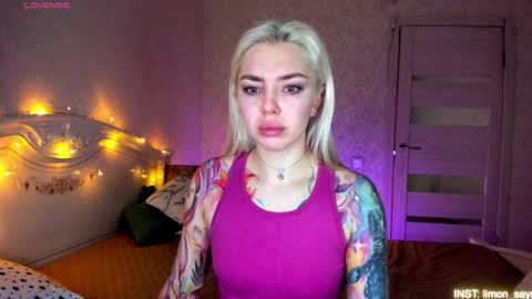 LilliMoore online show from April 2026 11:27:01 PM