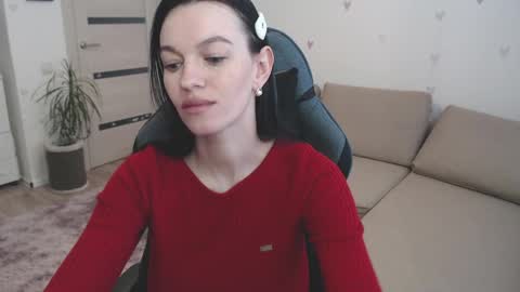 lilliyves online show from April 2026 11:26:02 AM