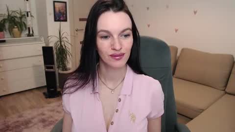 Snapshot of lilliyves chatting on July 2026 06:36:01 PM lilliyves online show from July 2026 06:36:01 PM