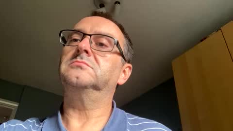 lills16 online show from October 2025 12:05:01 PM