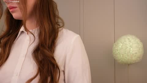 Lilly Colins online show from January 2025 03:29:02 PM