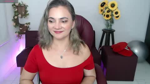 Snapshot of lilly_milf chatting on April 2026 03:24:02 PM Lilly online show from April 2026 03:24:02 PM