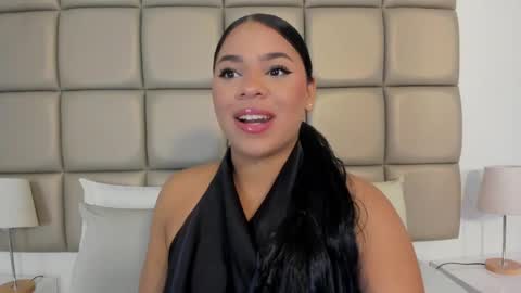Snapshot of lilly_williamss chatting on May 2026 04:32:01 AM Lilly online show from May 2026 04:32:01 AM