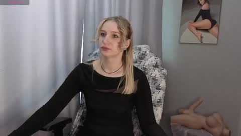 Snapshot of lillyfan_x chatting on July 2026 04:03:02 AM LillyFan X online show from July 2026 04:03:02 AM