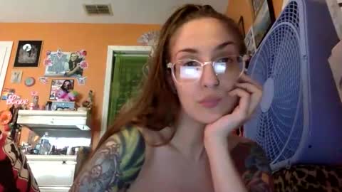 hi guys im back on here 3 online show from April 2026 08:03:02 PM