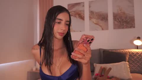 Lilly Thompson  online show from April 2026 07:41:01 PM